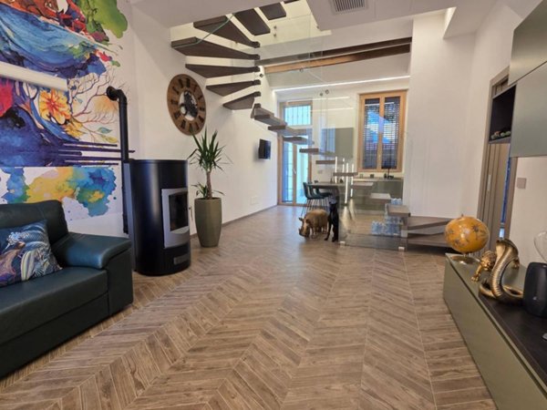 casa indipendente in vendita ad Opera