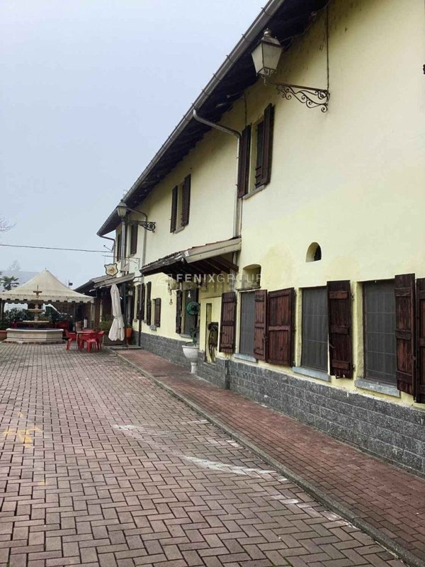 casa indipendente in vendita ad Opera