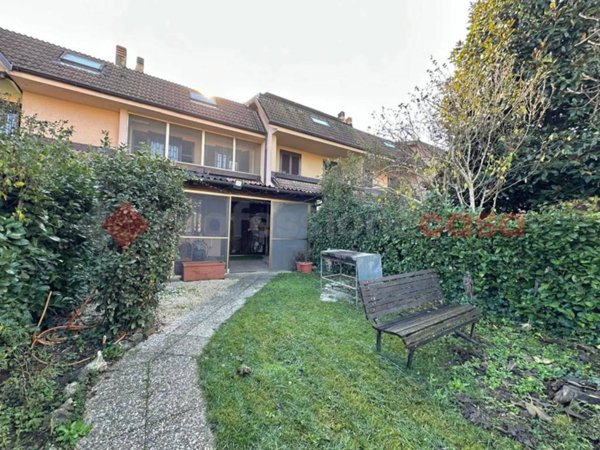 casa indipendente in vendita ad Opera