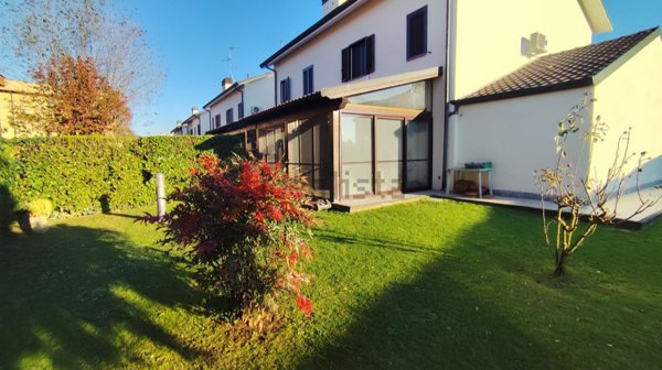 casa indipendente in vendita ad Opera