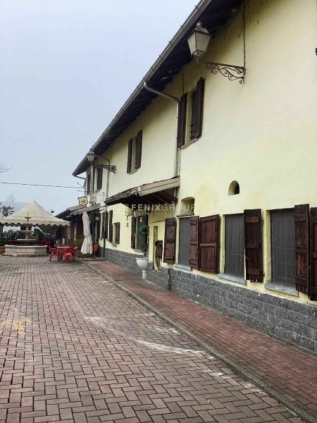 casa indipendente in vendita ad Opera