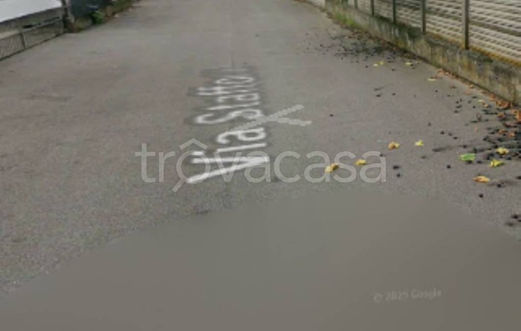 locale commerciale in vendita ad Opera