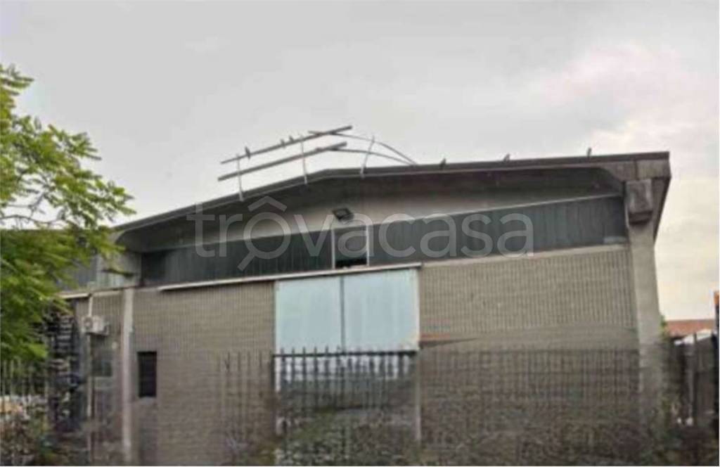 negozio in vendita ad Opera