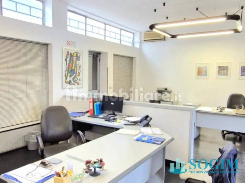 capannone in vendita ad Opera