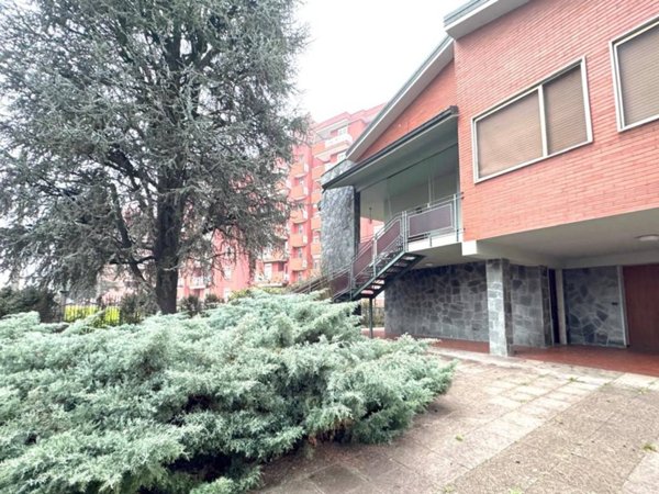 casa indipendente in vendita ad Opera