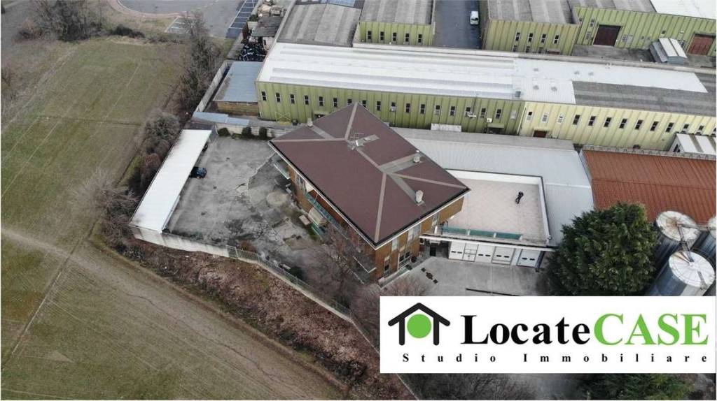 locale commerciale in vendita ad Opera