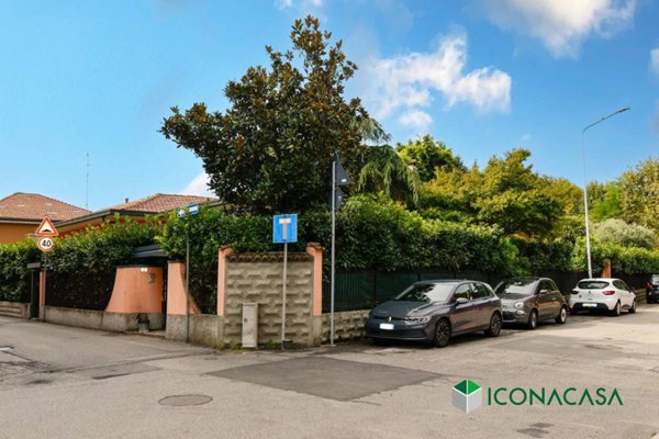 casa indipendente in vendita ad Opera