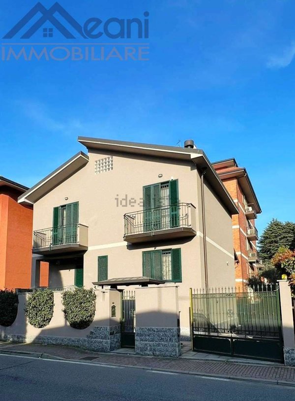 casa indipendente in vendita ad Opera