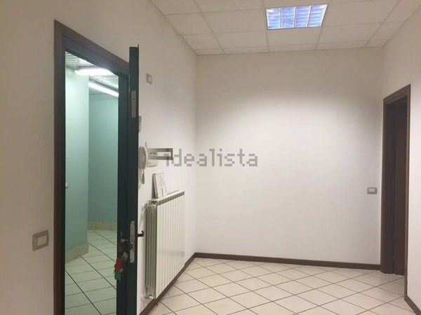 ufficio in vendita ad Opera