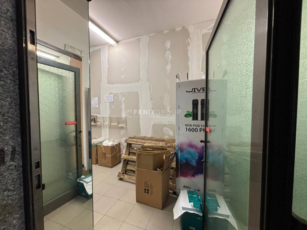 negozio in vendita ad Opera