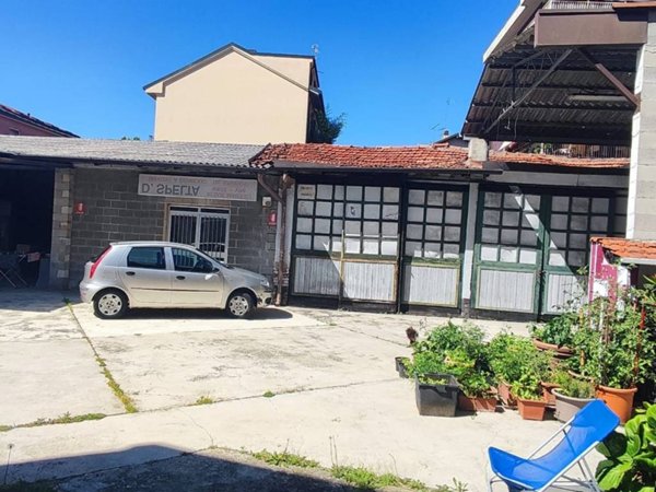 intera palazzina in vendita ad Opera