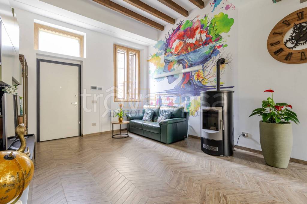 casa indipendente in vendita ad Opera