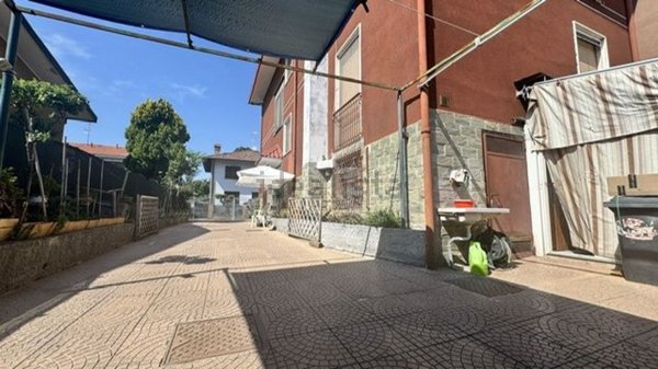 casa indipendente in vendita ad Opera