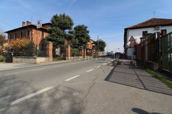 terreno in vendita ad Opera