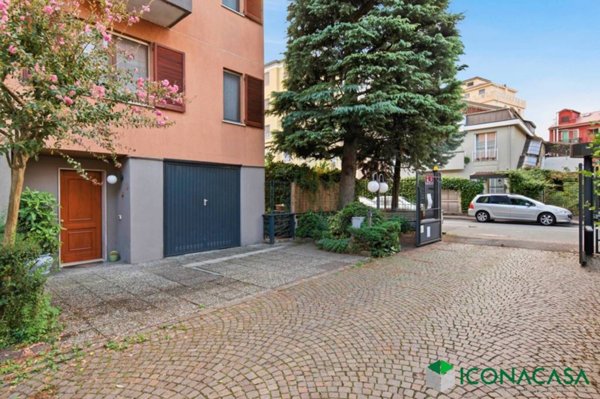 casa indipendente in vendita ad Opera