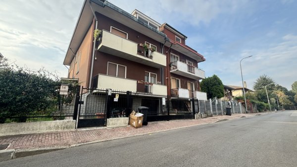 casa indipendente in vendita ad Opera
