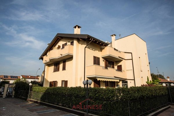 appartamento in vendita ad Ossona