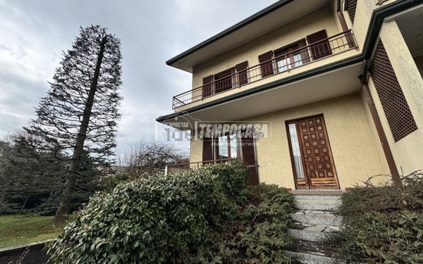 casa indipendente in vendita ad Ossona