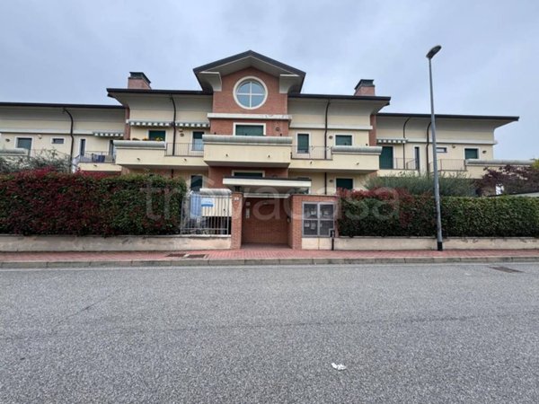 appartamento in vendita ad Ossona