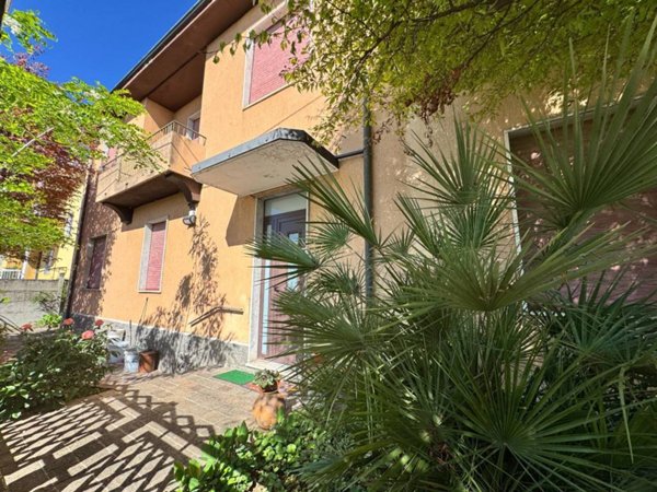 casa indipendente in vendita ad Ossona