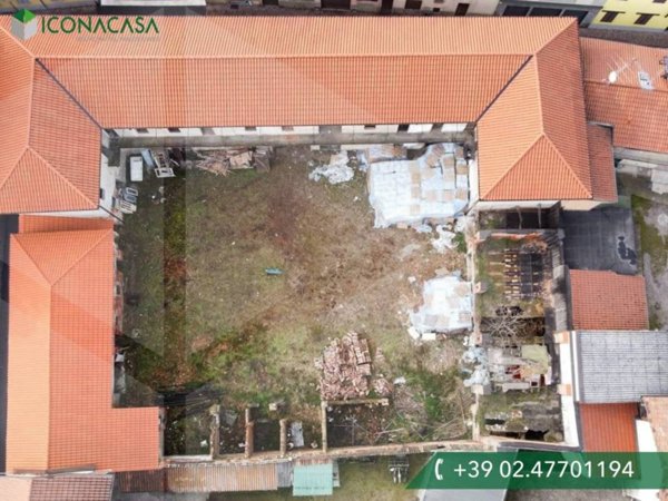 casale in vendita ad Ossona