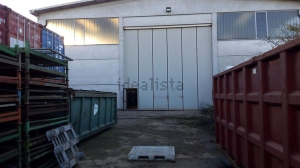 capannone in vendita ad Ossona