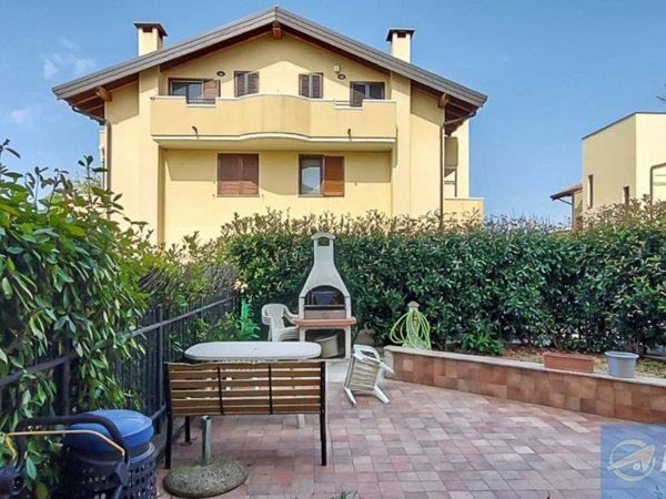 appartamento in vendita ad Ossona