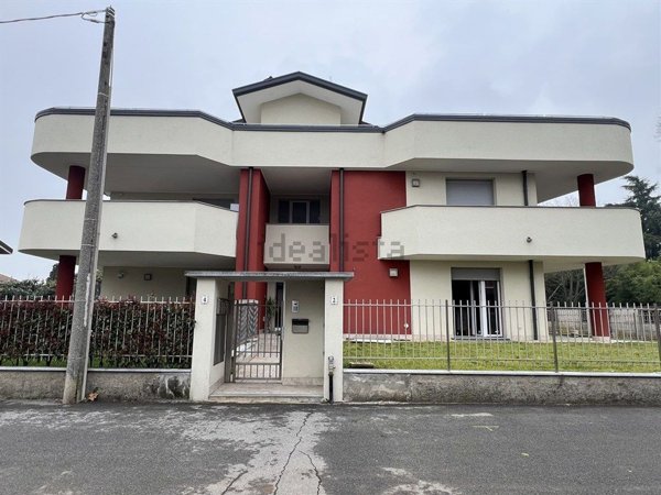 appartamento in vendita ad Ossona