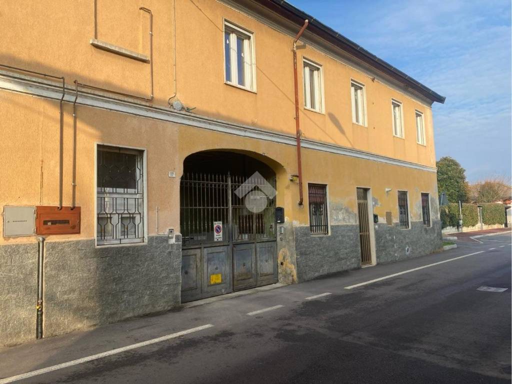casa indipendente in vendita ad Ossona