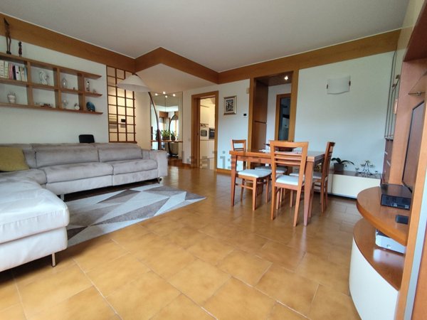appartamento in vendita ad Ossona in zona Asmonte