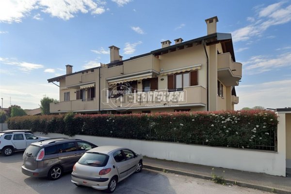 appartamento in vendita ad Ossona in zona Asmonte