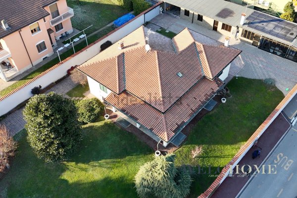 appartamento in vendita ad Ossona in zona Asmonte