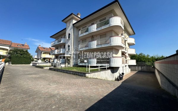 appartamento in vendita ad Ossona in zona Asmonte