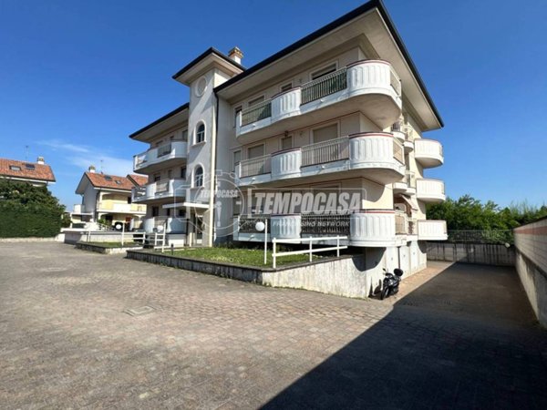 appartamento in vendita ad Ossona in zona Asmonte