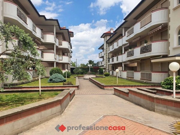 appartamento in vendita ad Ossona in zona Asmonte