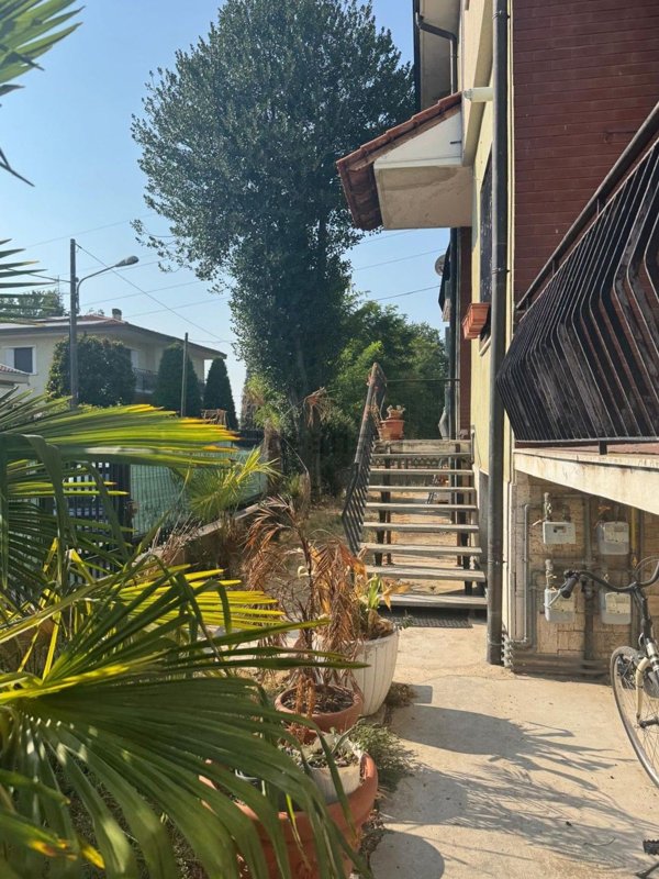 appartamento in vendita ad Ossona in zona Asmonte