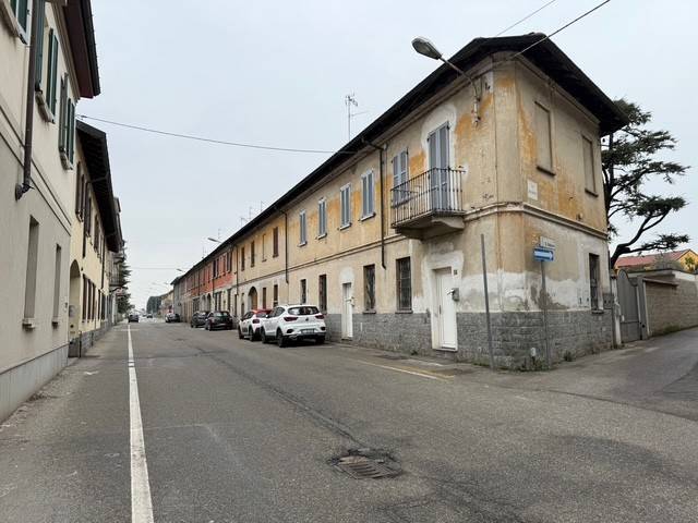 appartamento in vendita ad Ossona in zona Asmonte