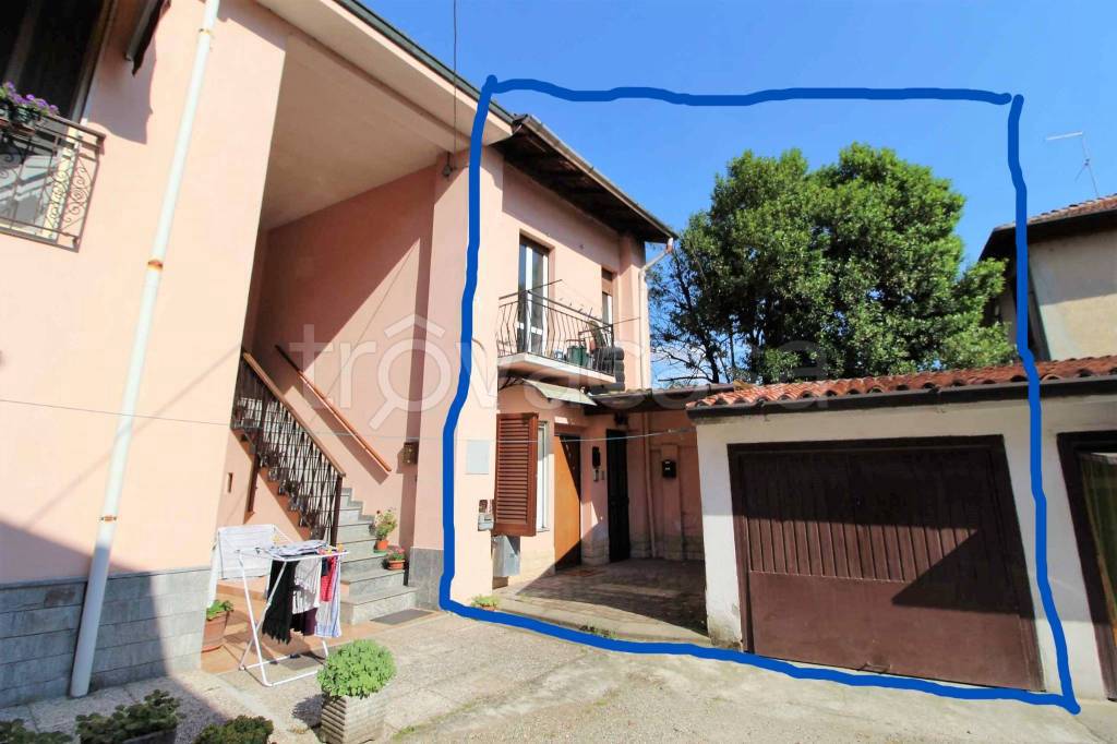 casa indipendente in vendita ad Ozzero