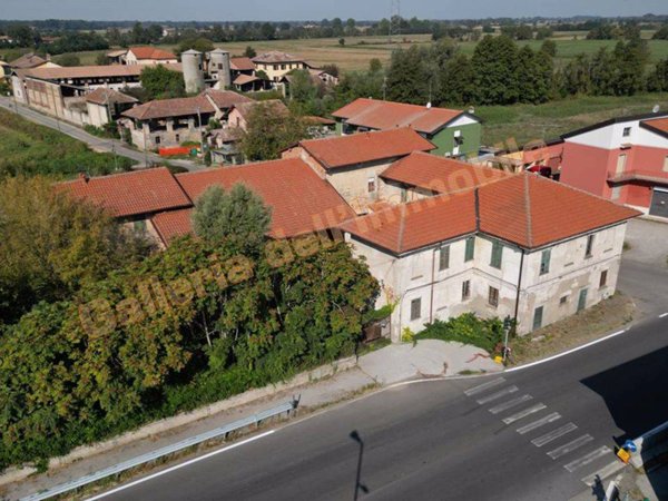casa indipendente in vendita ad Ozzero in zona Soria Vecchia