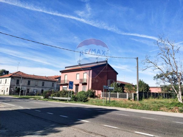 casa indipendente in vendita ad Ozzero in zona Soria Vecchia