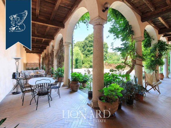 villa in vendita ad Ozzero