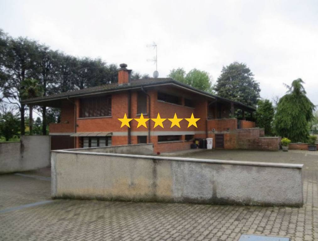 casa indipendente in vendita ad Ozzero