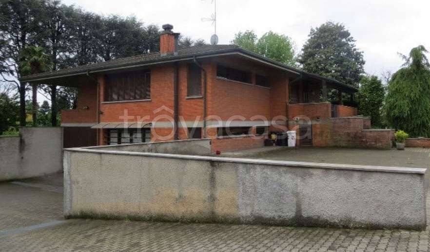 casa indipendente in vendita ad Ozzero