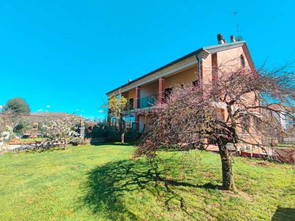 casa indipendente in vendita ad Ozzero