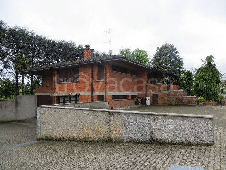 casa indipendente in vendita ad Ozzero
