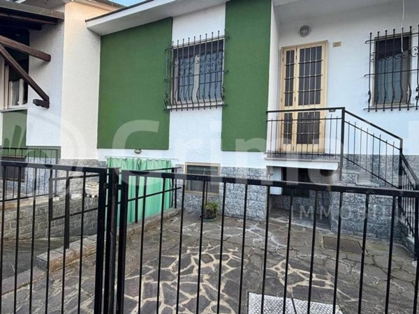 casa indipendente in vendita ad Ozzero