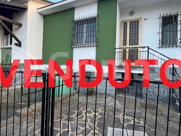 casa indipendente in vendita ad Ozzero