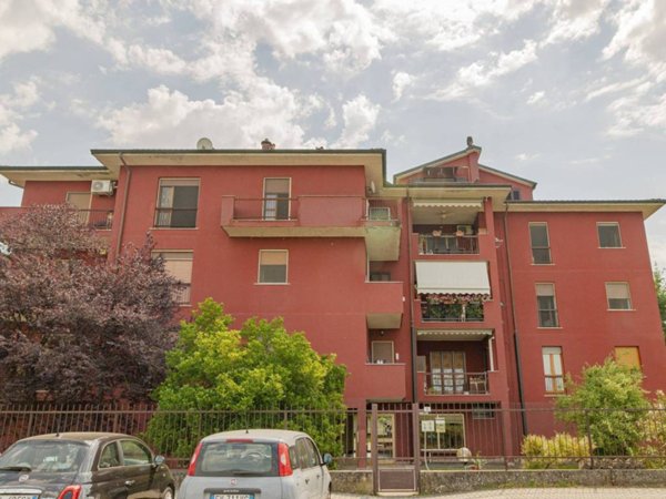 appartamento in vendita ad Ozzero in zona Bugo