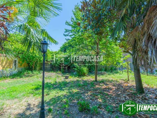 casa indipendente in vendita ad Ozzero