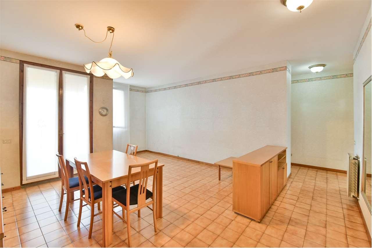 appartamento in vendita a Paderno Dugnano in zona Calderara